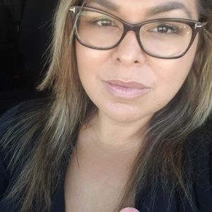 Meet your Posher, Roxanne